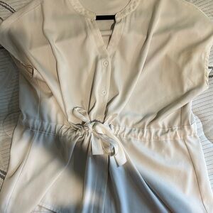 Woman’s synch waist blouse